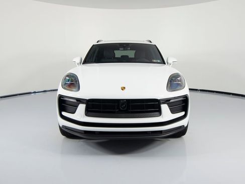 Certified 2026 Porsche Macan AWD/4WD image 13
