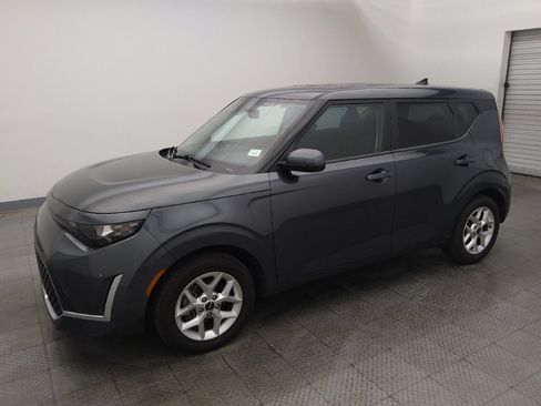 Used 2024 Kia Soul LX w/ Option Group 015 FWD image 2