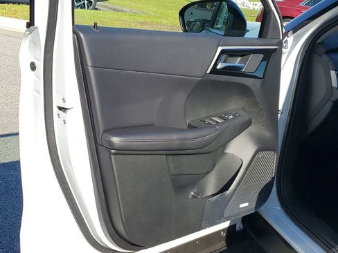 New 2026 Mitsubishi Outlander AWD image 16