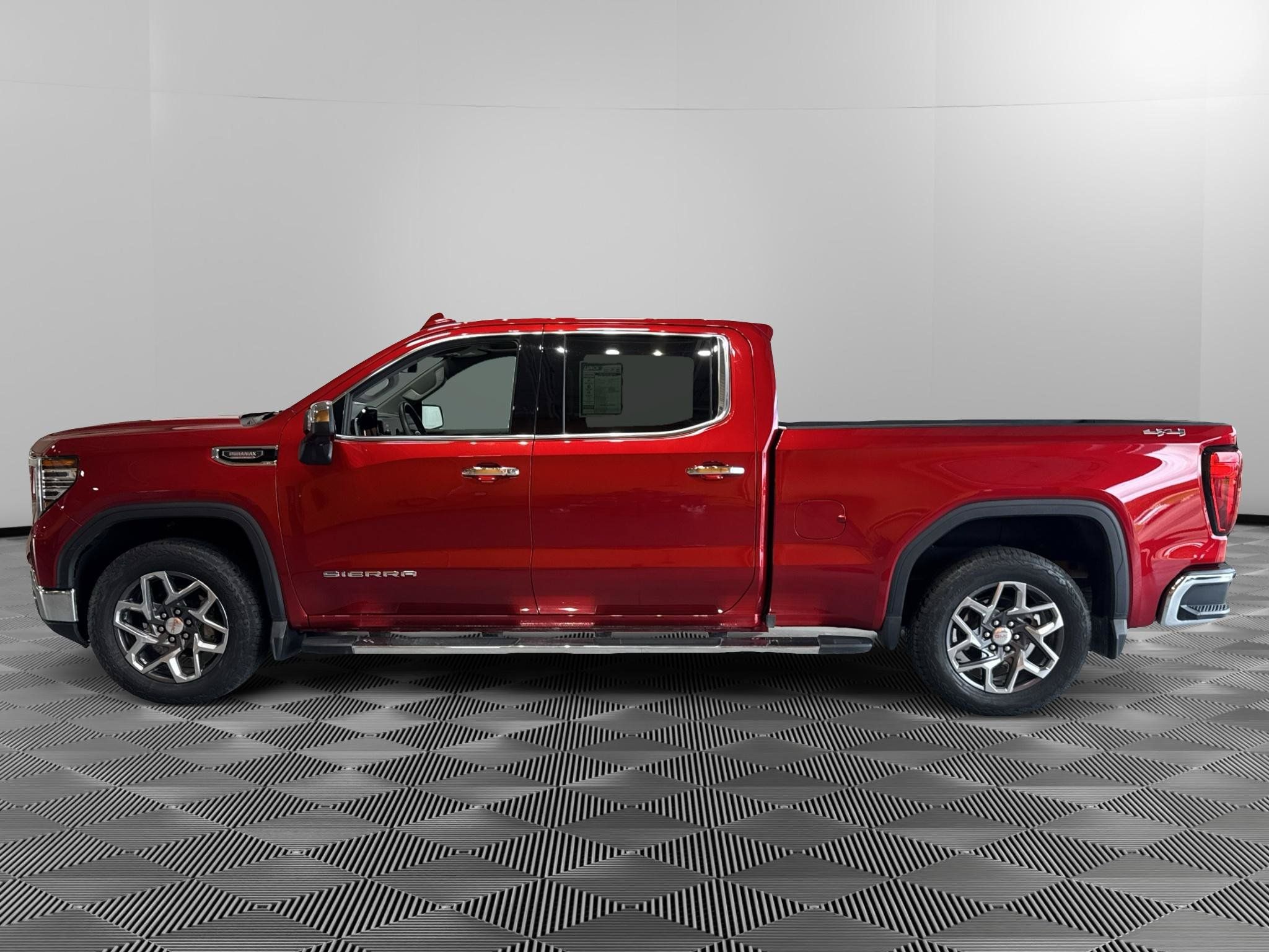 Used 2025 GMC Sierra 1500 SLT w/ SLT Premium Package AWD/4WD image 2