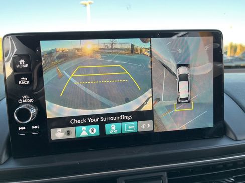 Used 2025 Honda Pilot Black Edition image 25