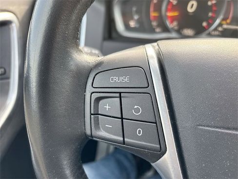 Used 2017 Volvo XC60 T5 Dynamic w/ Preferred Option Package image 30