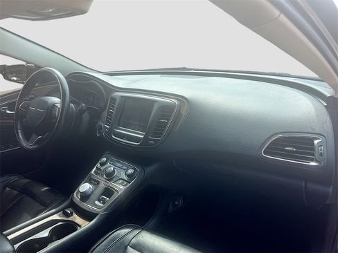 Used 2015 Chrysler 200 C w/ Navigation & Sound Group I image 28