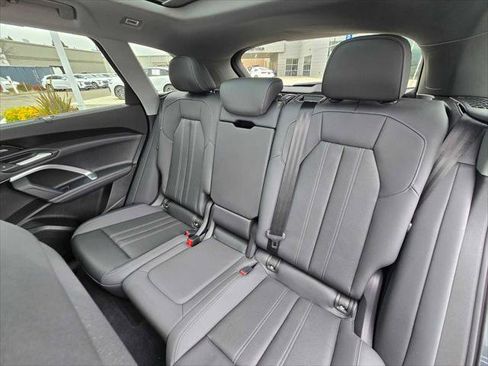 Certified 2025 Audi Q5 Premium Plus w/ Premium Plus AWD/4WD image 17