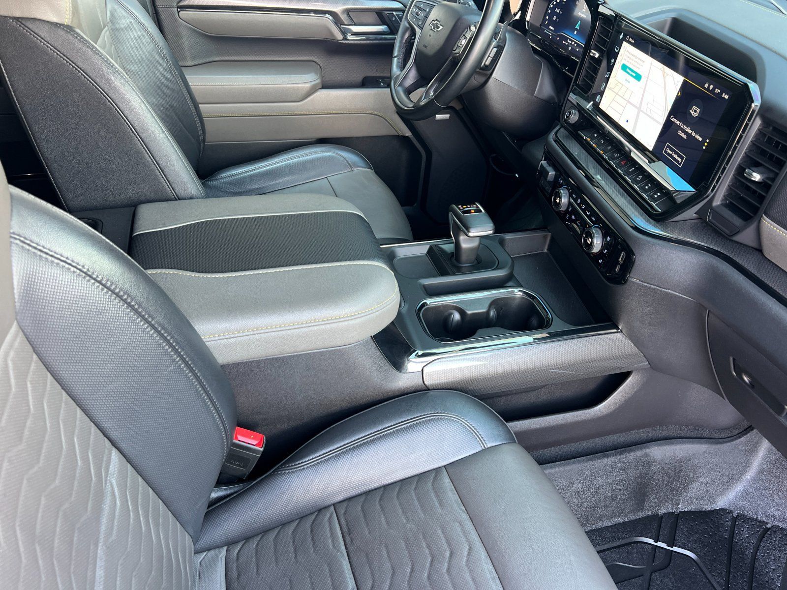 Used 2024 Chevrolet Silverado 1500 ZR2 w/ Technology Package AWD/4WD image 15