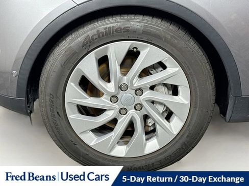 Used 2024 Land Rover Discovery S image 35