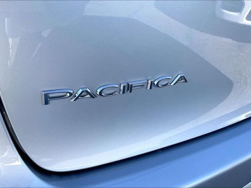 New 2026 Chrysler Pacifica Pinnacle FWD image 13