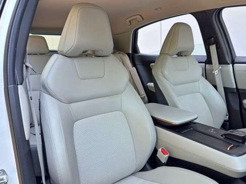 Used 2024 Nissan Ariya FWD image 33