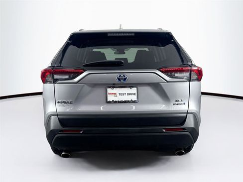 Used 2022 Toyota RAV4 XLE image 7