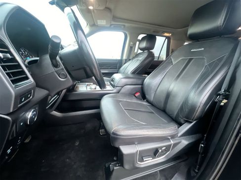 Used 2019 Ford Expedition Platinum image 16