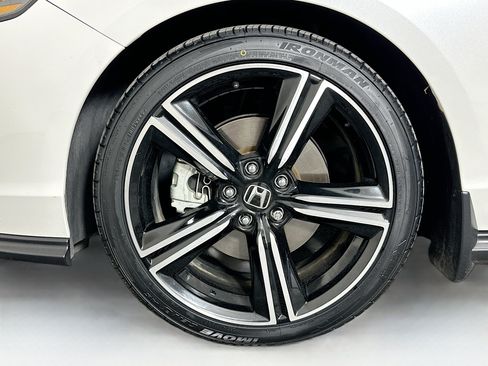 Used 2024 Honda Accord Sport image 11