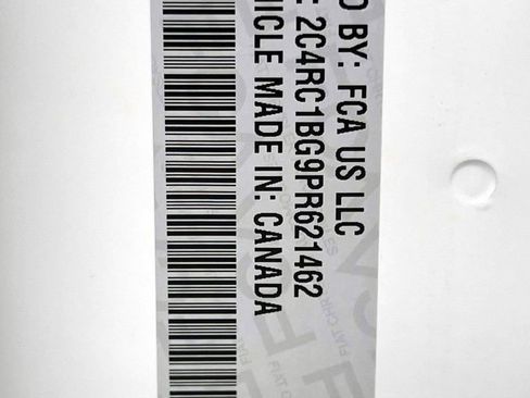 Certified 2023 Chrysler Pacifica Touring-L FWD image 17