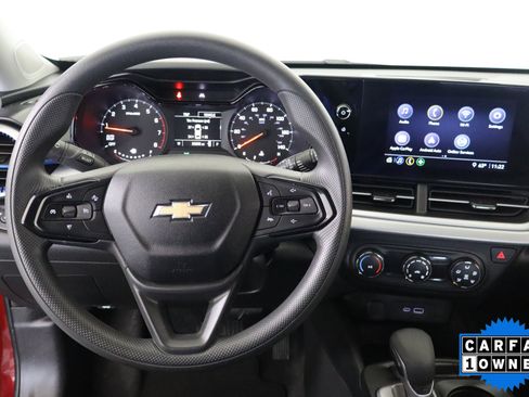 Certified 2025 Chevrolet Trax LS image 23