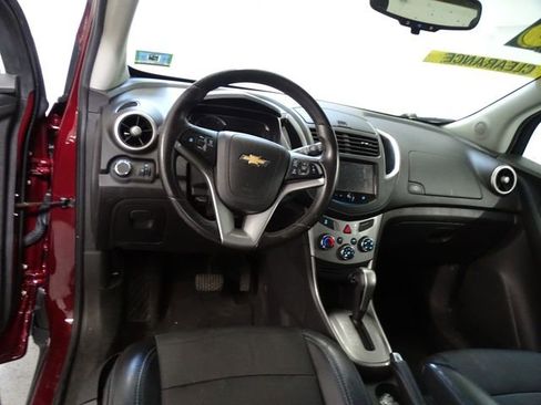 Used 2016 Chevrolet Trax LT w/ LT Convenience Package AWD/4WD image 5