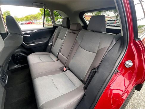 Used 2025 Toyota RAV4 XLE AWD/4WD image 30