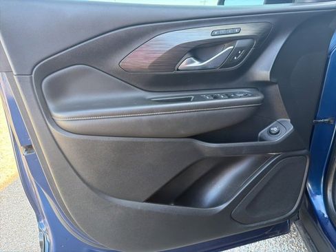 Used 2022 GMC Terrain SLT w/ LPO, Floor Liner Package image 7