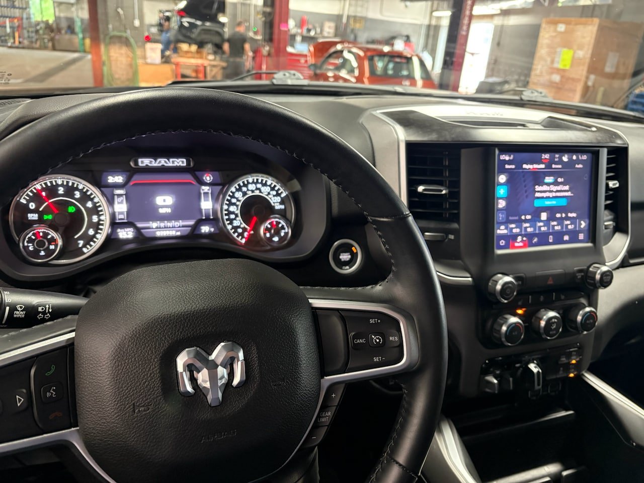 Used 2022 RAM 1500 Big Horn AWD/4WD image 2