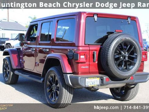 Used 2021 Jeep Wrangler Unlimited Sahara image 3