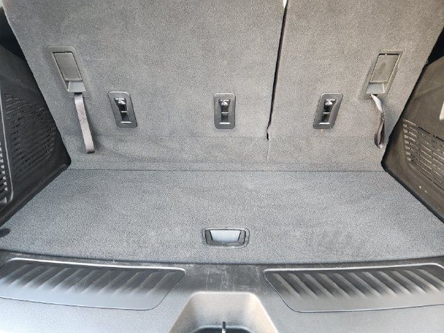 Used 2025 Chevrolet Tahoe LS RWD image 33