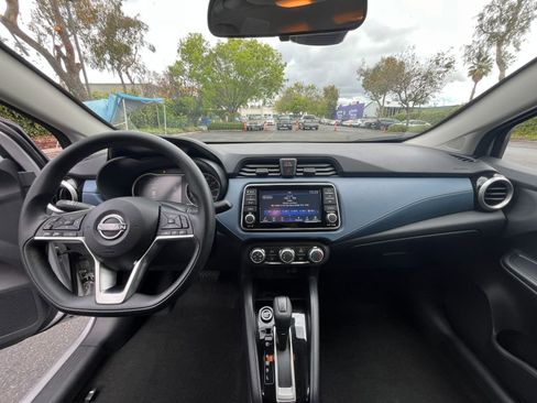 Used 2025 Nissan Versa SV w/ Trunk Package image 31