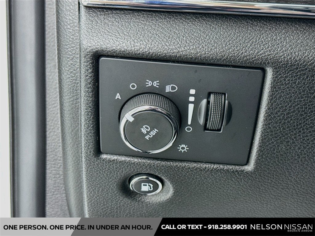 Used 2017 Jeep Grand Cherokee Summit AWD/4WD image 10