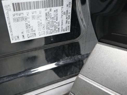 Used 2025 Nissan Rogue SV FWD image 17