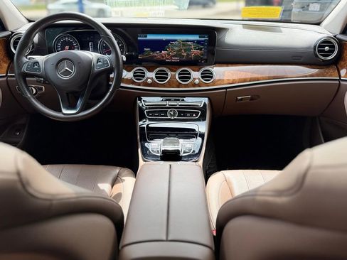 Used 2018 Mercedes-Benz E 400 4MATIC Wagon w/ Premium 2 Package (Q02) image 12