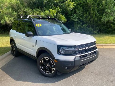 Used 2025 Ford Bronco Sport Outer Banks w/ Outer Banks Tech Package+ AWD/4WD image 2