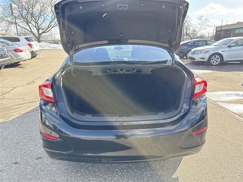 Used 2017 Chevrolet Cruze LT w/ Convenience Package image 15