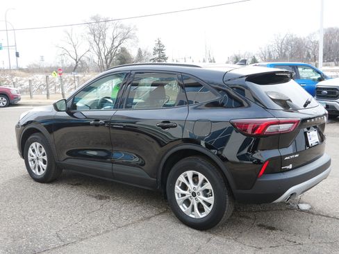 New 2025 Ford Escape Active w/ Active Premium Tech Pack AWD/4WD image 2