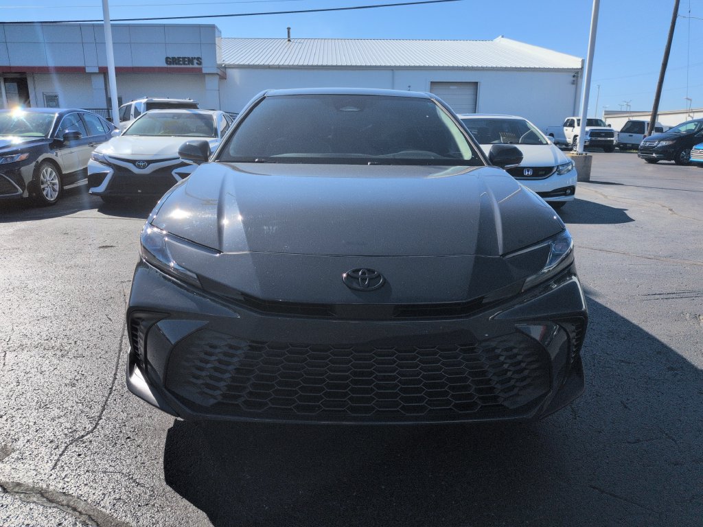 Used 2025 Toyota Camry SE FWD image 8