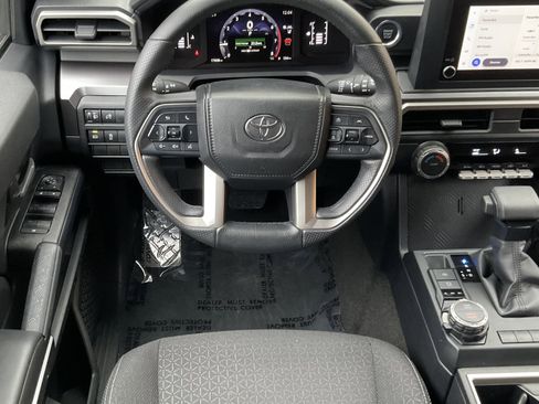 Used 2025 Toyota 4Runner SR5 image 22