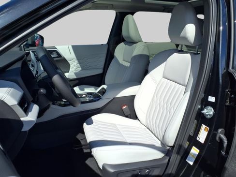 New 2025 Mitsubishi Outlander AWD image 13