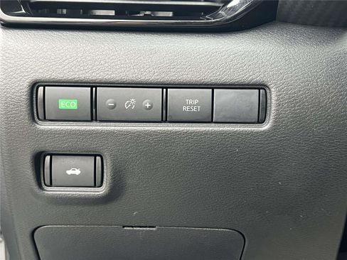 Certified 2023 Nissan Sentra SR w/ Trunk Package image 27