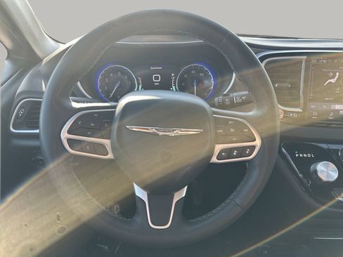 Used 2025 Chrysler Pacifica Select FWD image 11