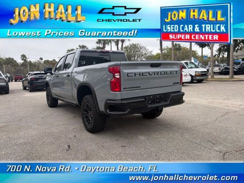 Used 2024 Chevrolet Silverado 1500 ZR2 w/ Technology Package image 9