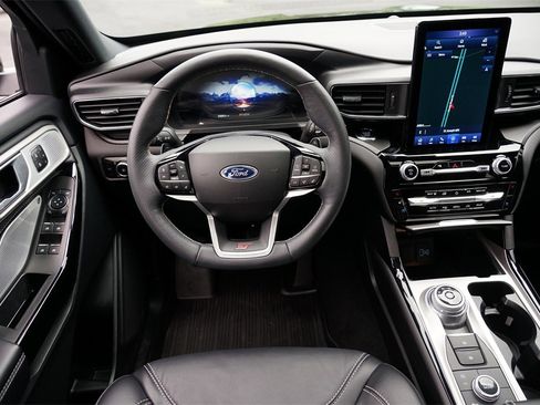 Used 2023 Ford Explorer ST w/ Technology Package image 21