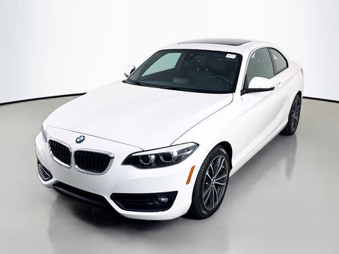 Used 2019 BMW 230i Coupe w/ Premium Package image 4