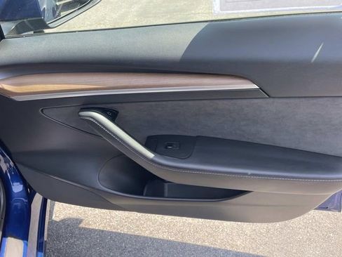 Used 2022 Tesla Model 3 Long Range AWD/4WD image 35