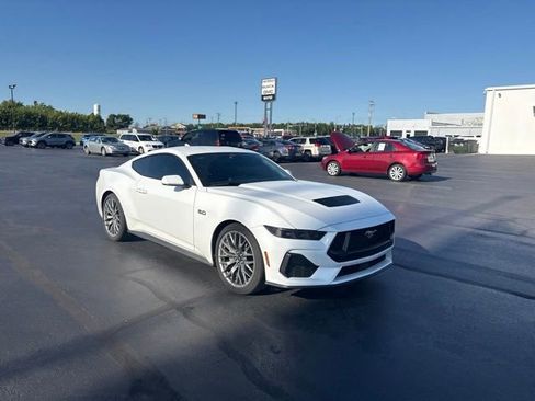 Used 2025 Ford Mustang GT Premium RWD image 7