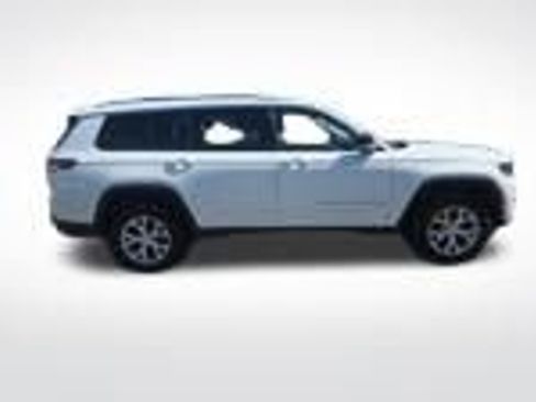 Used 2022 Jeep Grand Cherokee L Limited AWD/4WD image 8
