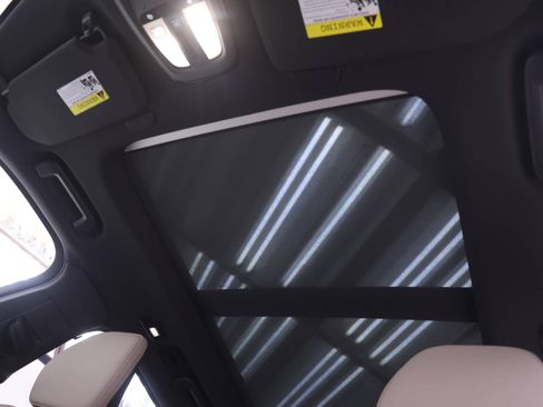 Certified 2025 Volvo XC90 B5 Plus AWD/4WD image 21