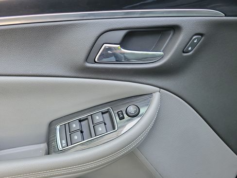 Used 2019 Chevrolet Impala LS FWD image 25