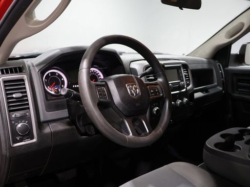 Used 2018 RAM 2500 Tradesman w/ Chrome Appearance Group image 17