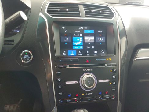 Used 2017 Ford Explorer Sport w/ Equipment Group 401A AWD/4WD image 21