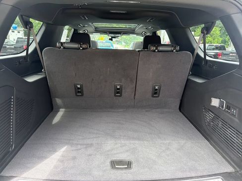Certified 2025 GMC Yukon XL AT4 AWD/4WD image 24