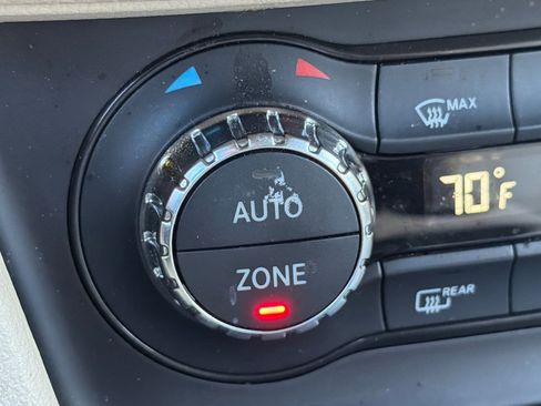 Used 2016 Mercedes-Benz CLA 250 image 28