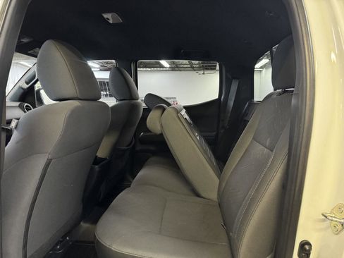 Used 2017 Toyota Tacoma TRD Sport image 29