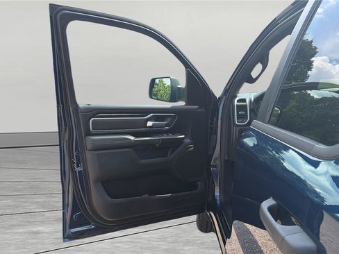 Used 2023 RAM 1500 Big Horn AWD/4WD image 14