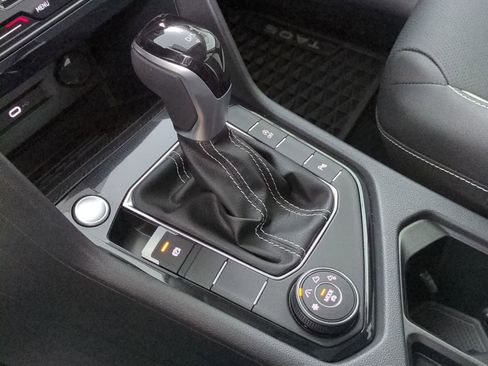 New 2025 Volkswagen Taos SEL image 33